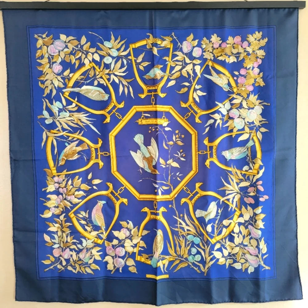 Sale🎉 Elegant Authentic Hermes Ramage silk scarf with ribbon & box